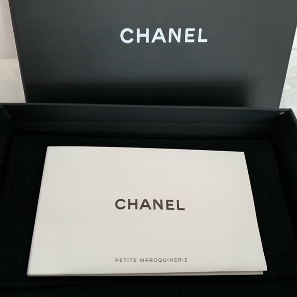 CHANEL Card Holder Red Orange in Gold Hardware - Picture 3 of 13